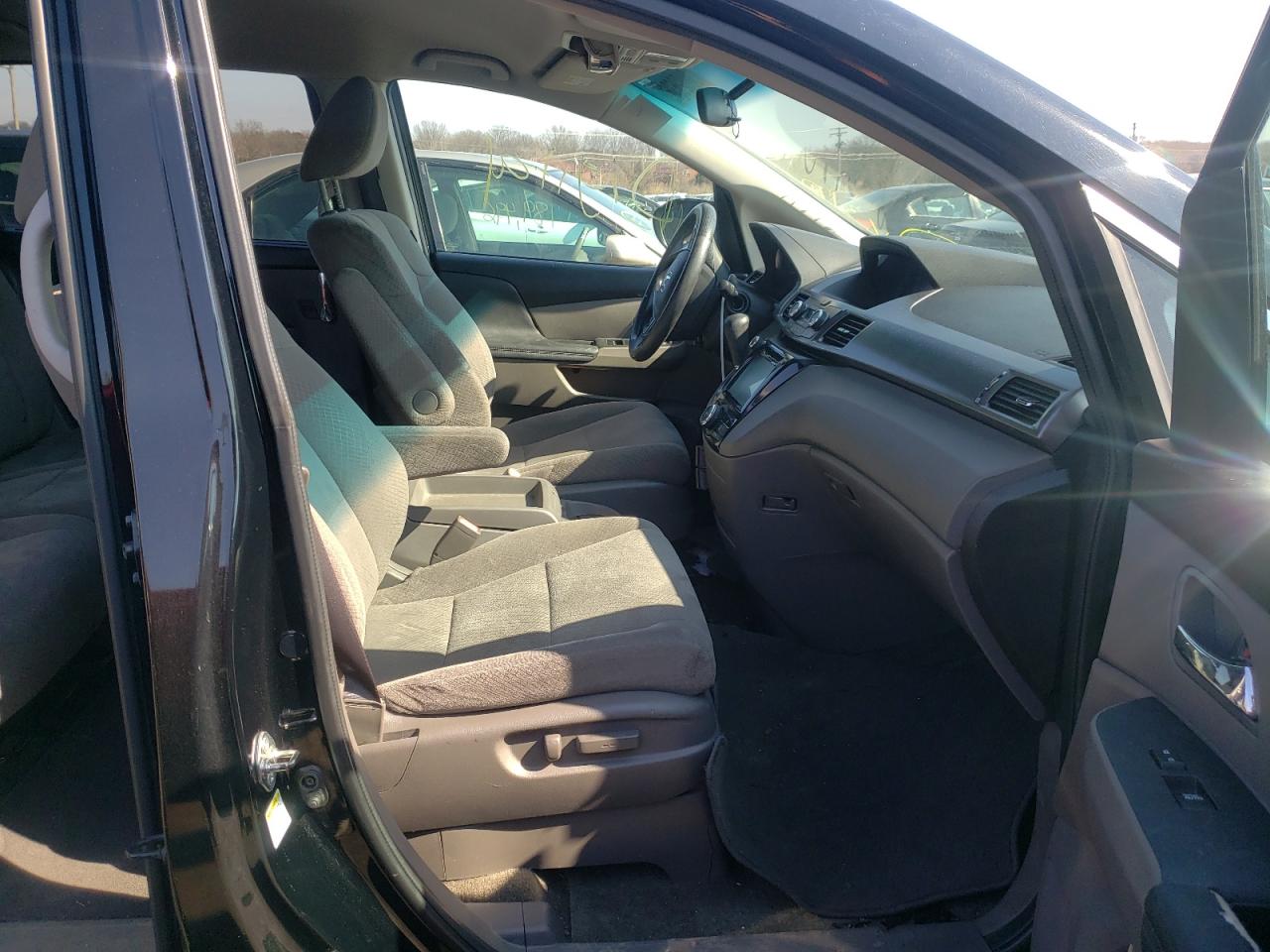 Photo 5 from auction – 2015 HONDA ODYSSEY EX with VIN 5FNRL5H4XFB087418