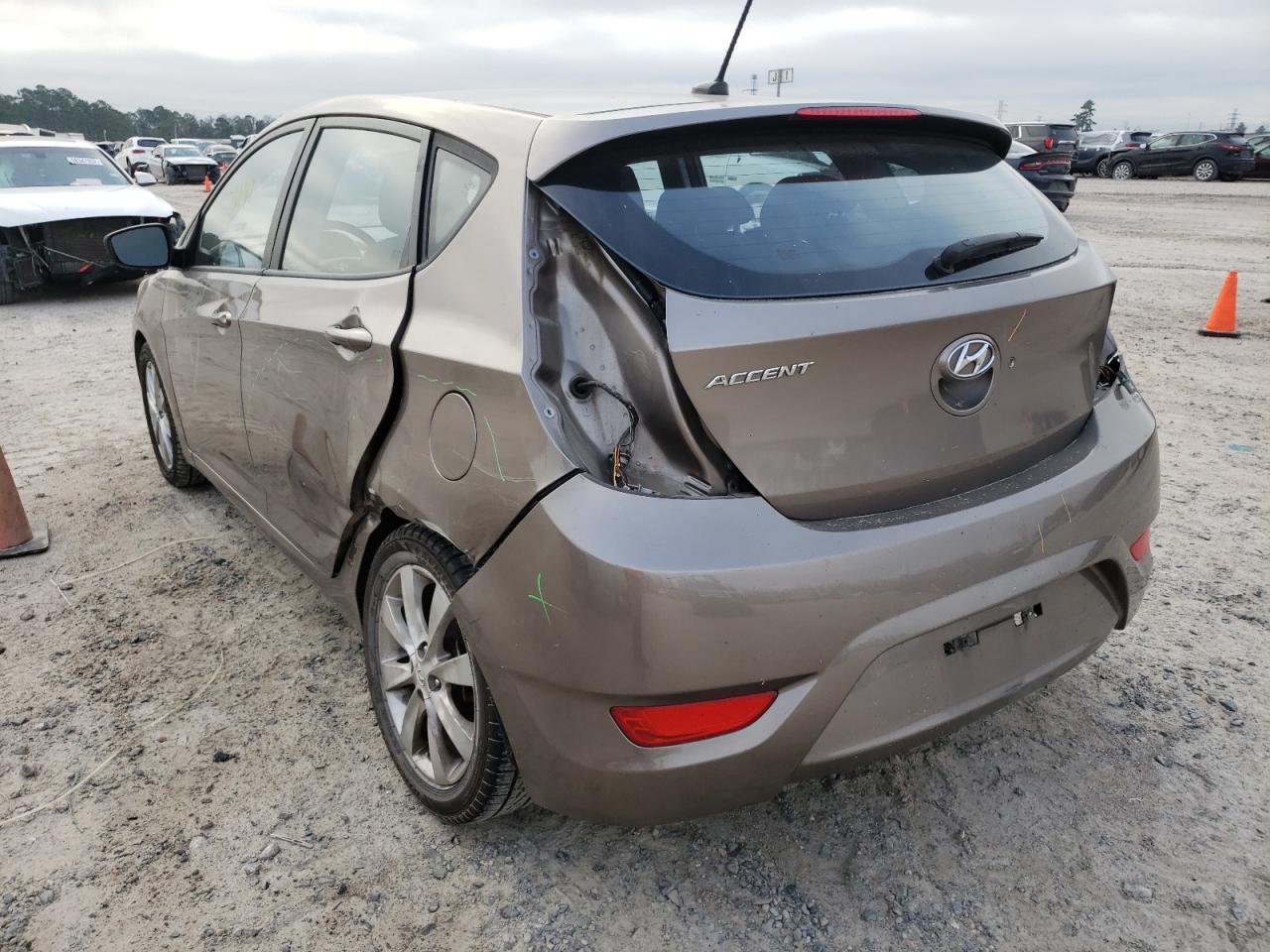 Photo 3 from auction – 2012 HYUNDAI ACCENT GLS with VIN KMHCU5AE5CU028264