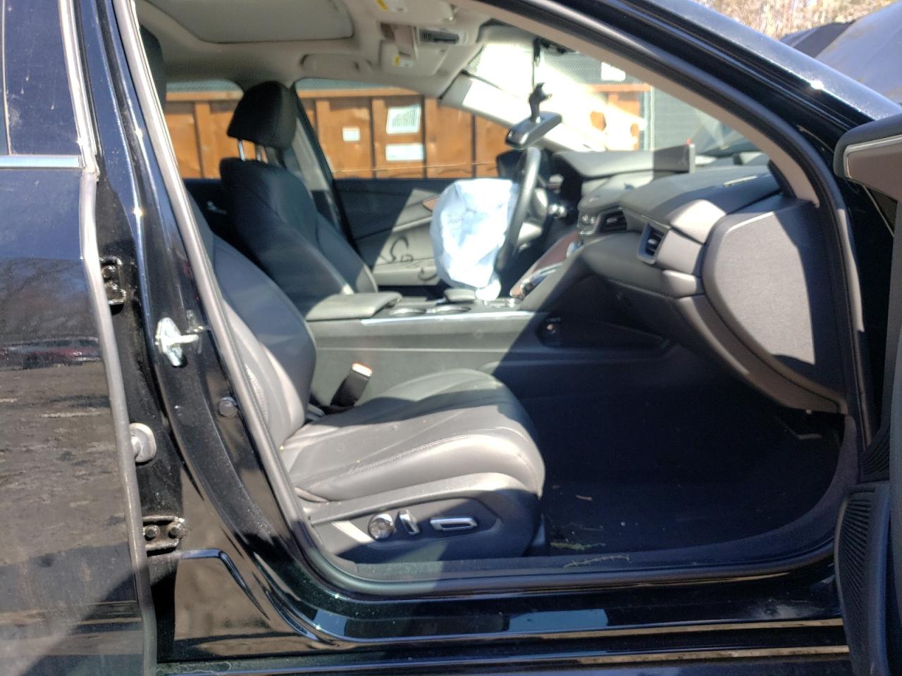 Photo 5 from auction – 2021 ACURA TLX with VIN 19UUB6F35MA000965