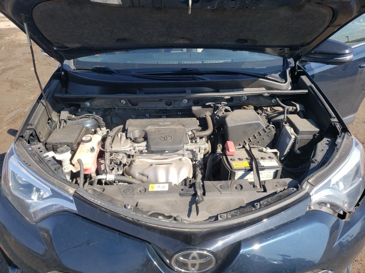 Photo 7 from auction – 2017 TOYOTA RAV4 with VIN JTMJFREVXHJ706488