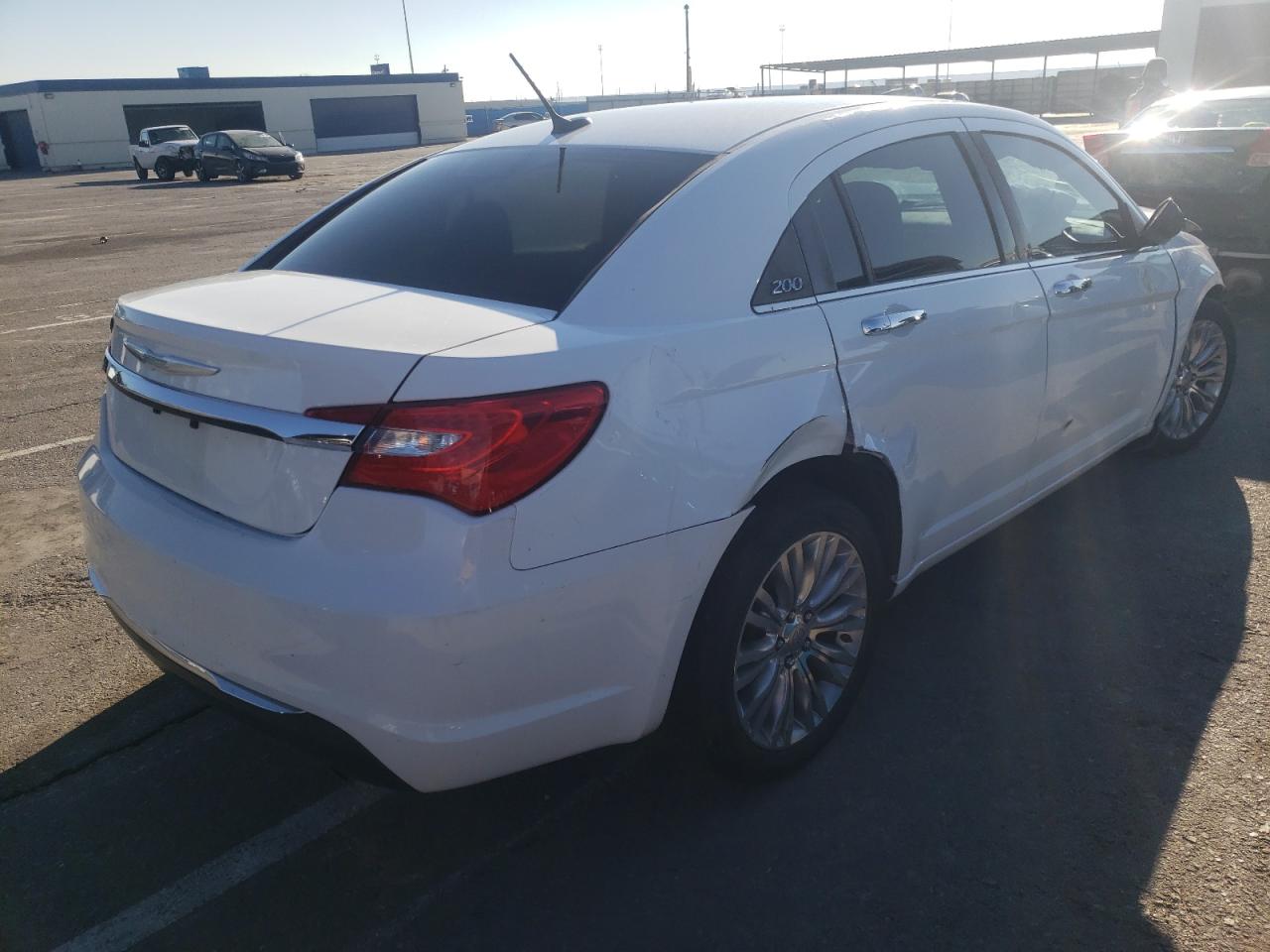 Photo 4 from auction – 2012 CHRYSLER 200 LIMITE with VIN 1C3CCBCB5CN267952