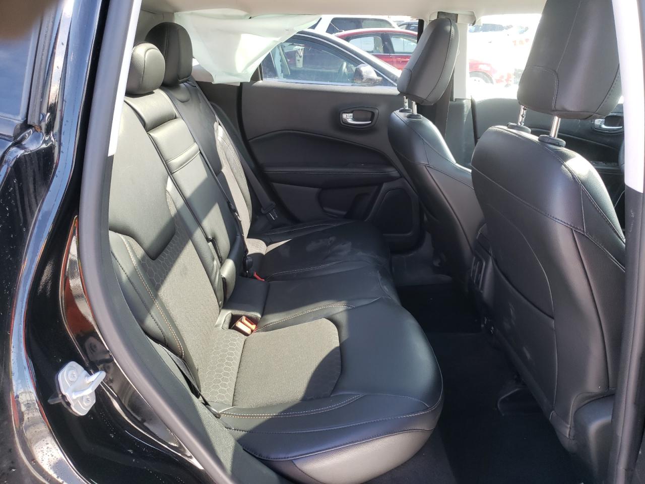 Foto 6 de la subasta – 2018 JEEP COMPASS LA con VIN 3C4NJDBB1JT313944