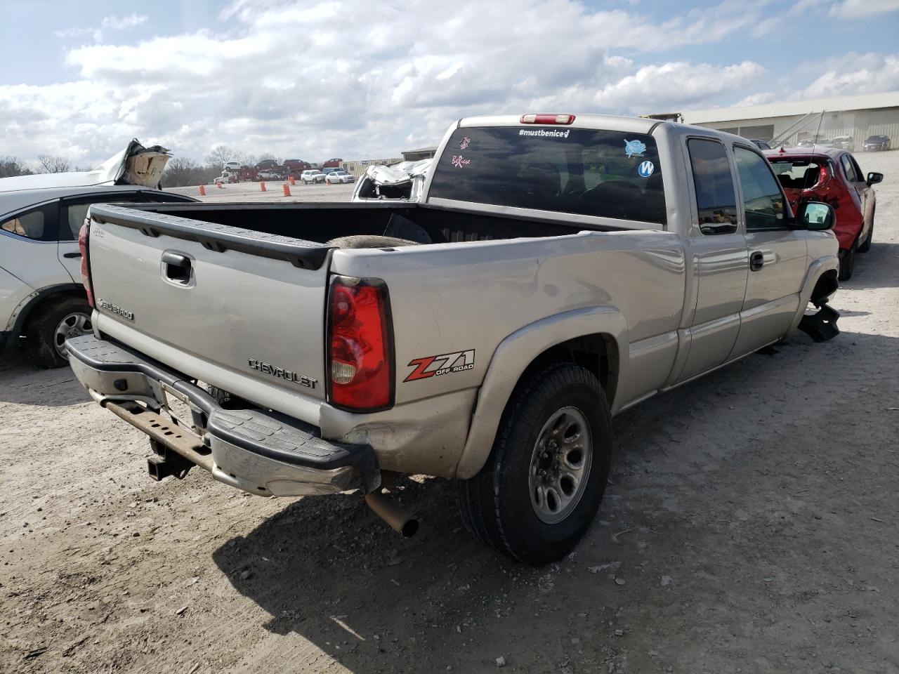 Photo 4 from auction – 2005 CHEVROLET SILVERADO with VIN 1GCEK19B55E229147