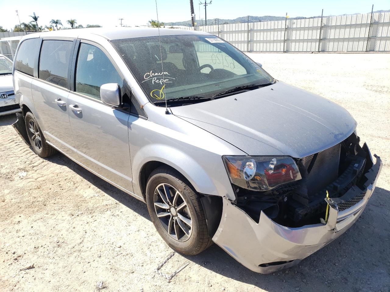 DODGE GRAND CARA 2019 with VIN 2C4RDGEG0KR618583 - Photo from auction