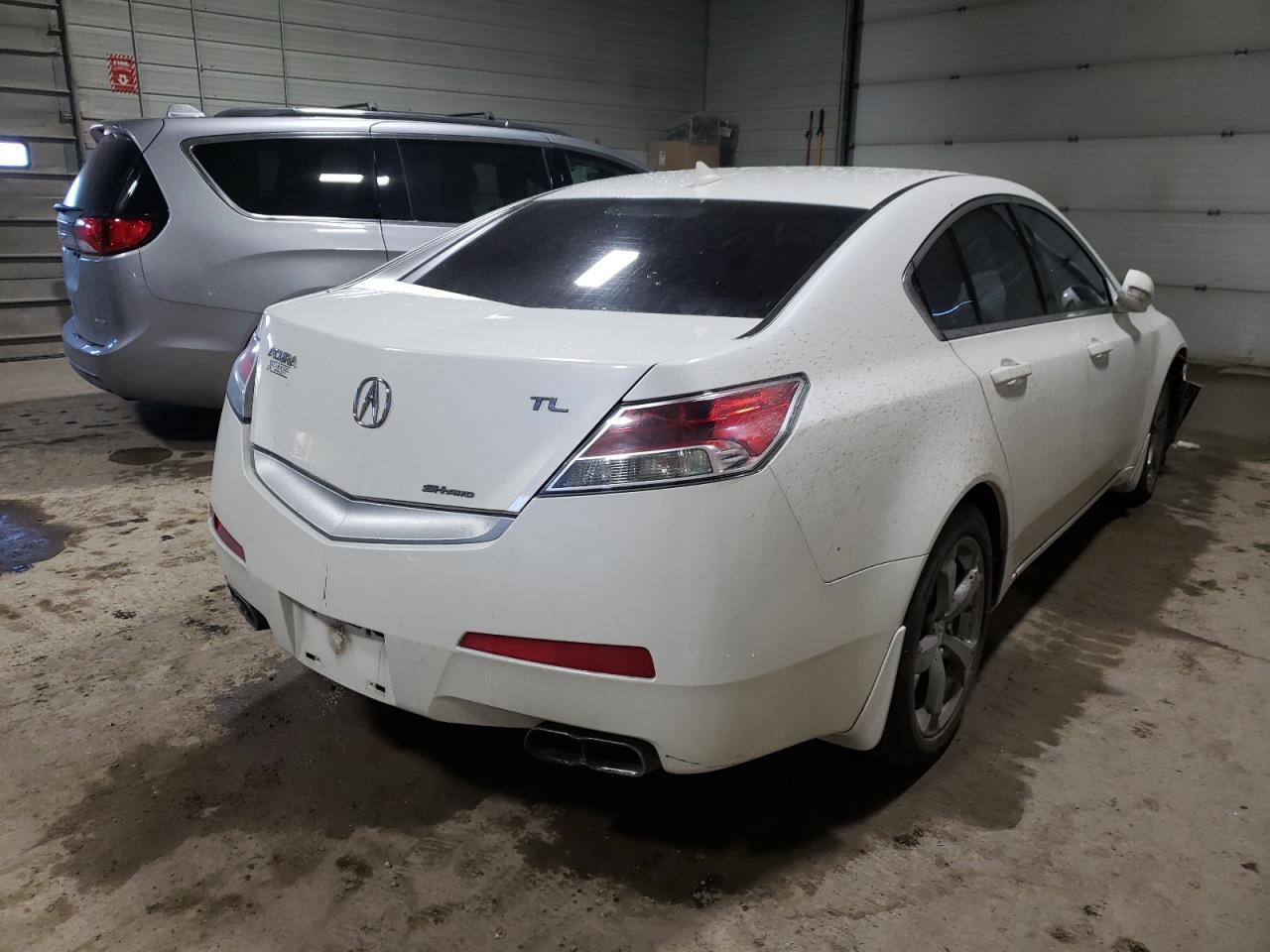 Photo 4 from auction – 2010 ACURA TL with VIN 19UUA9F2XAA006073