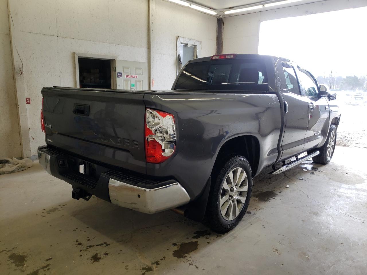 Photo 4 from auction – 2015 TOYOTA TUNDRA DOU with VIN 5TFBW5F12FX467201