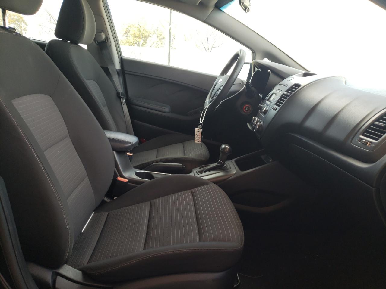 Photo 5 from auction – 2015 KIA FORTE LX with VIN KNAFX4A66F5377361