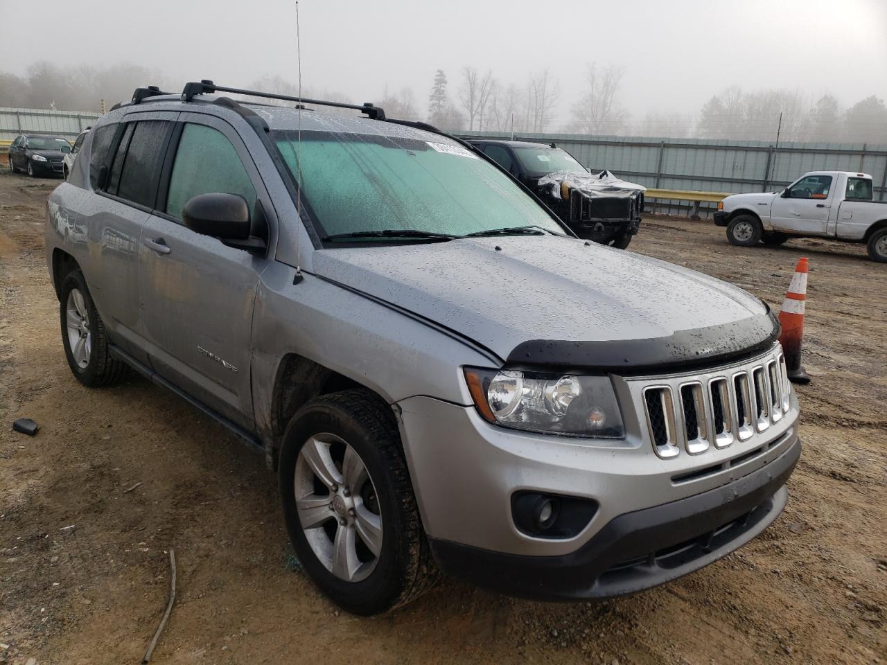 JEEP COMPASS SP 2015 with VIN 1C4NJDBB2FD332290 - Photo from auction