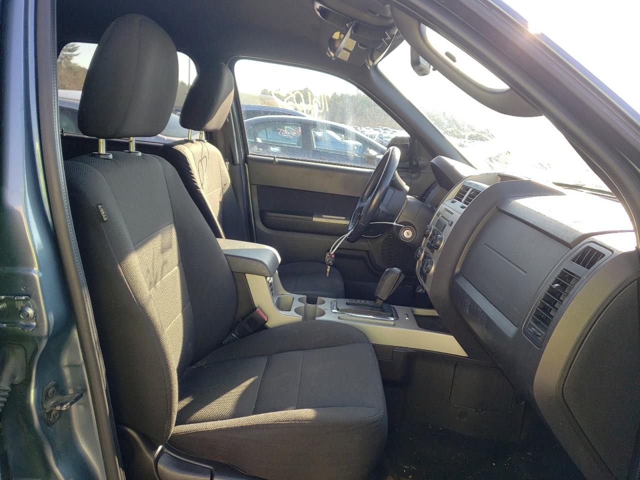 Photo 5 from auction – 2010 FORD ESCAPE XLT with VIN 1FMCU9DG0AKA62609