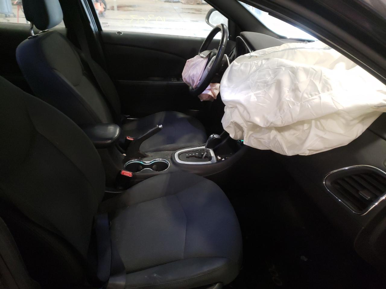 Photo 5 from auction – 2011 CHRYSLER 200 TOURIN with VIN 1C3BC1FG5BN512003