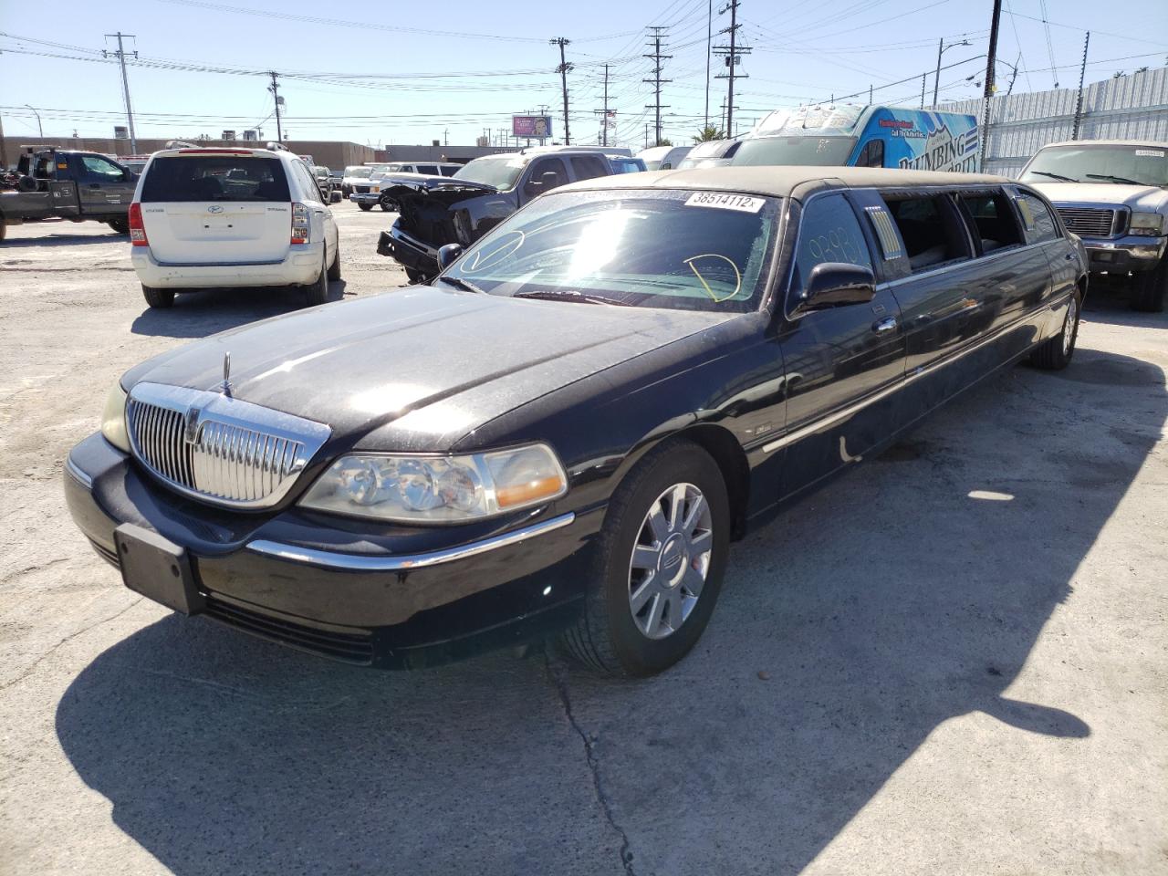 Photo 2 from auction – 2005 LINCOLN TOWN CAR E with VIN 1L1FM88W25Y649780