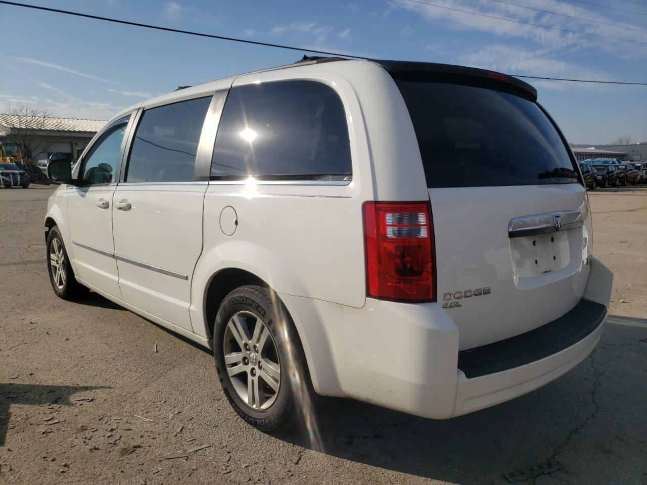 Photo 3 from auction – 2010 DODGE GRAND CARA with VIN 2D4RN5DX0AR372199