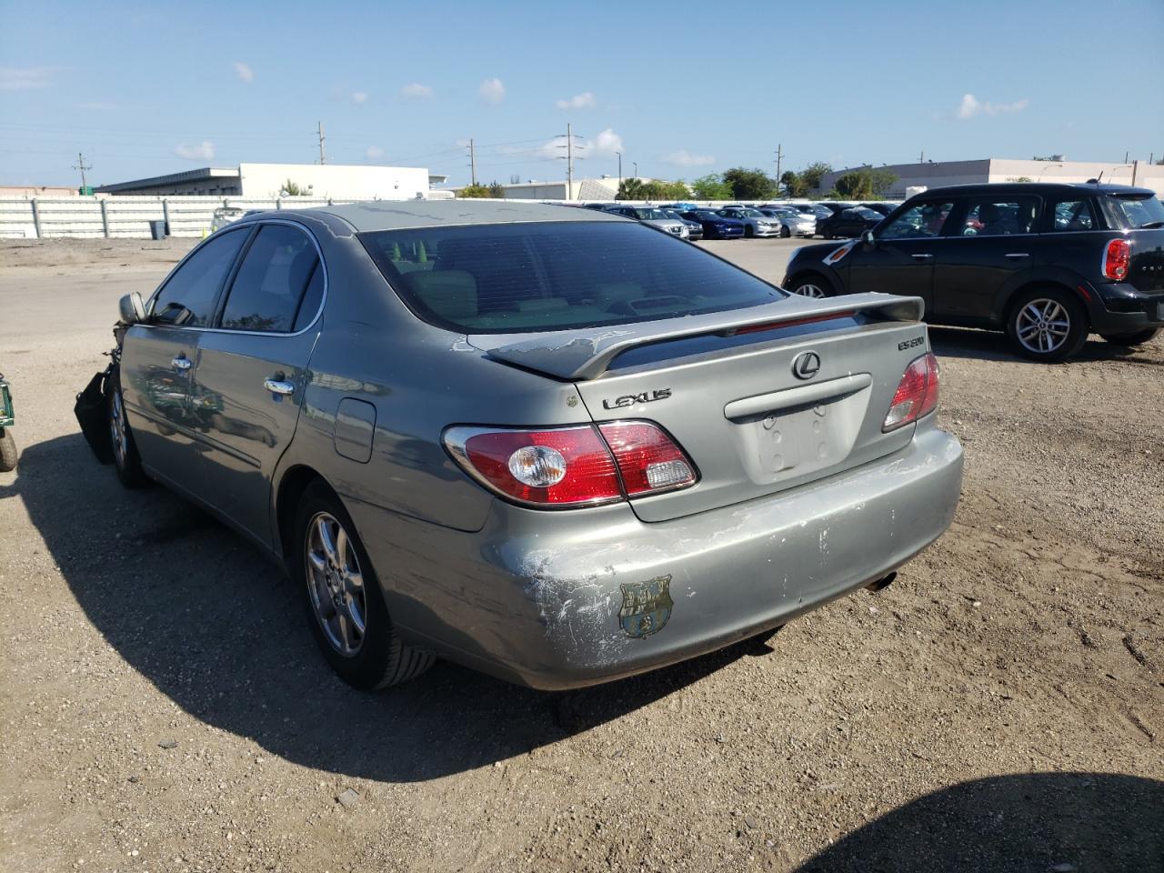 Photo 3 from auction – 2002 LEXUS ES 300 with VIN JTHBF30G220078352