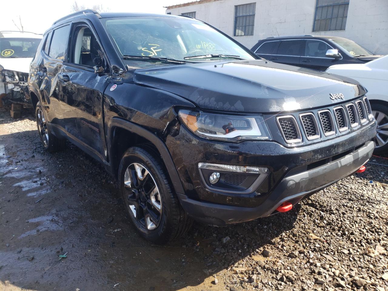 JEEP COMPASS TR 2018 with VIN 3C4NJDDB0JT325581 - Photo from auction