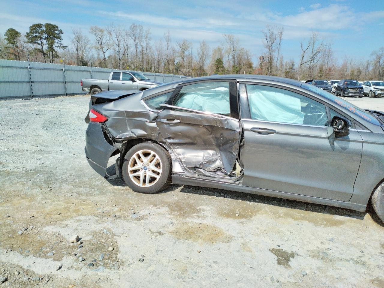Photo 9 from auction – 2016 FORD FUSION SE with VIN 3FA6P0H75GR146577