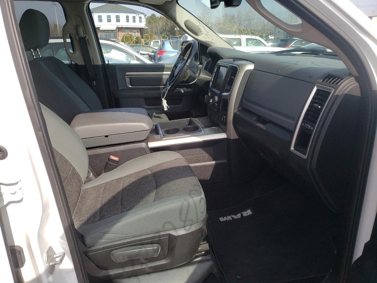 Photo 5 from auction – 2015 RAM 1500 SLT with VIN 1C6RR7LTXFS626381