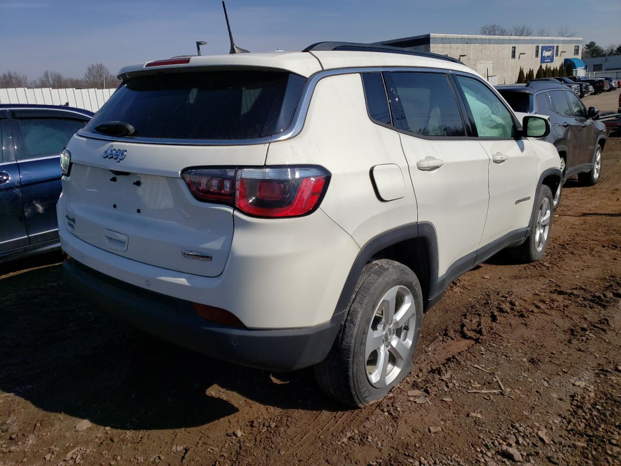 Photo 4 from auction – 2018 JEEP COMPASS LA with VIN 3C4NJDBB4JT144888