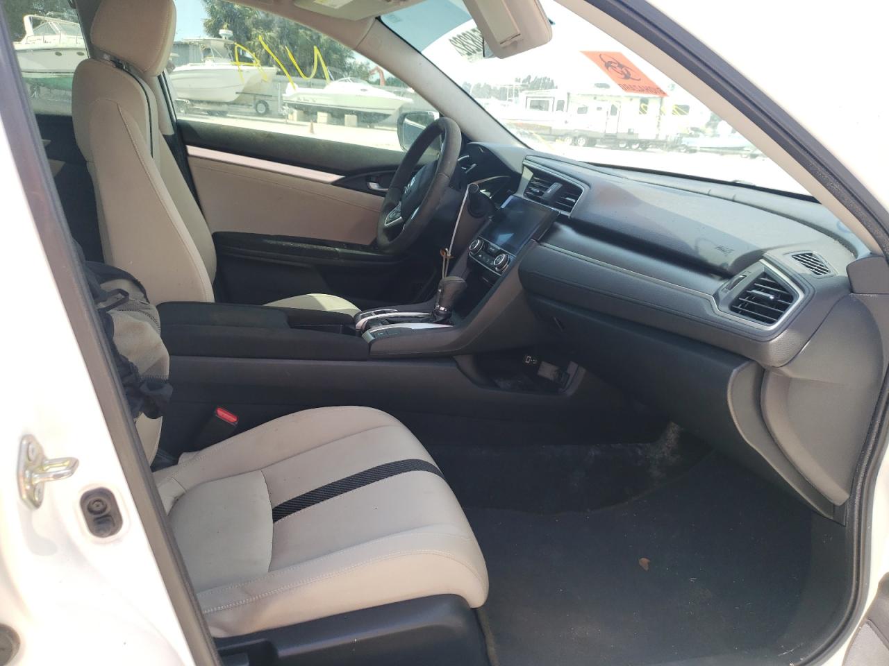 Photo 19 from auction – 2016 HONDA CIVIC EX with VIN 19XFC2F70GE070648