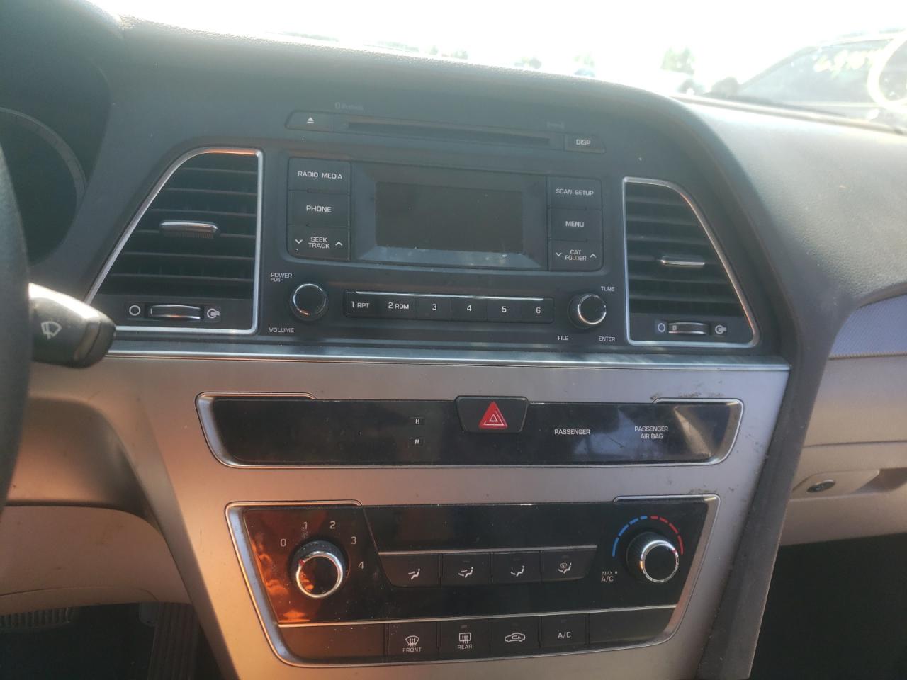Photo 9 from auction – 2017 HYUNDAI SONATA SE with VIN 5NPE24AF5HH464670