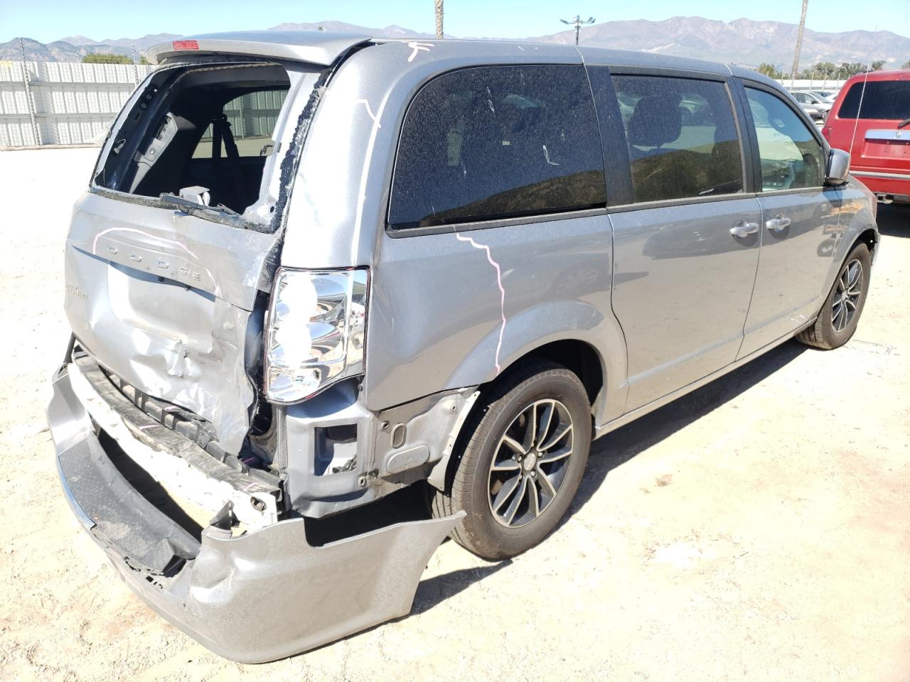 Photo 4 from auction – 2019 DODGE GRAND CARA with VIN 2C4RDGEG0KR618583