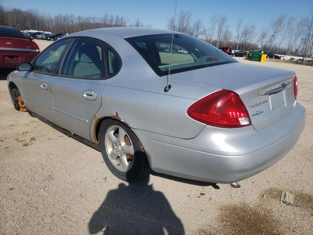 Photo 3 from auction – 2001 FORD TAURUS SES with VIN 1FAFP55U31G114541