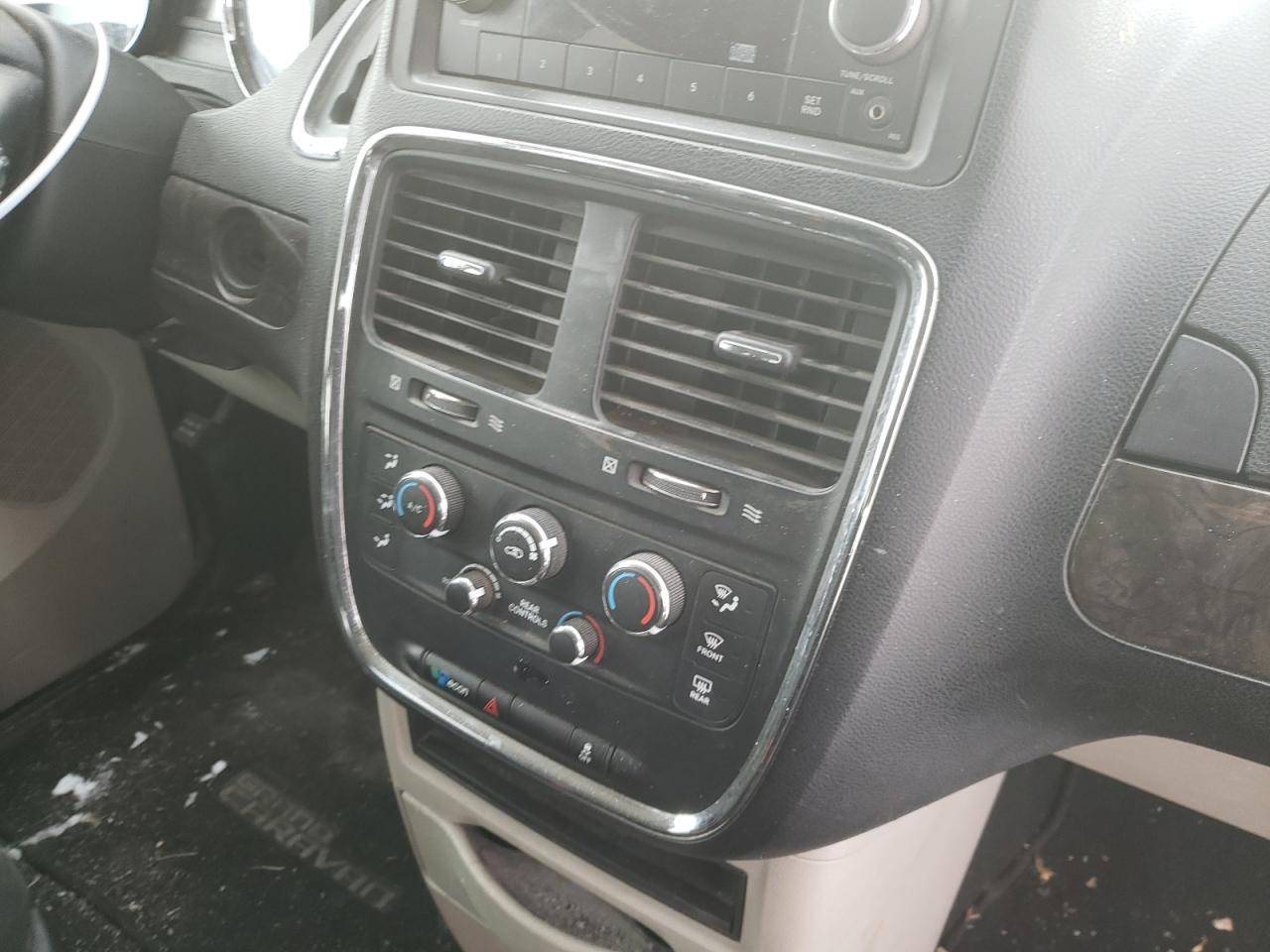 Photo 9 from auction – 2011 DODGE GRAND CARA with VIN 2D4RN3DG9BR757993