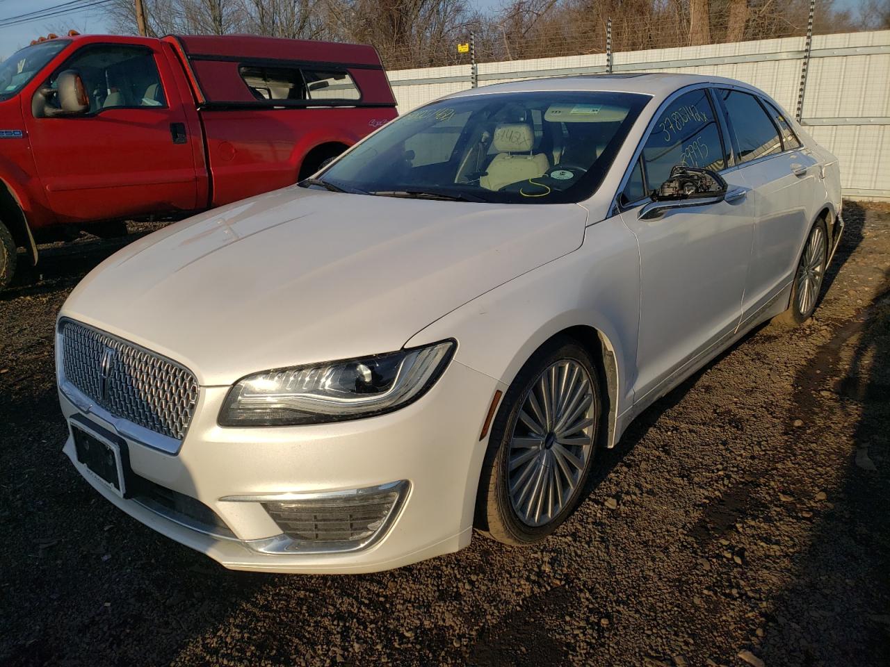 Photo 2 from auction – 2017 LINCOLN MKZ RESERV with VIN 3LN6L5F95HR633654