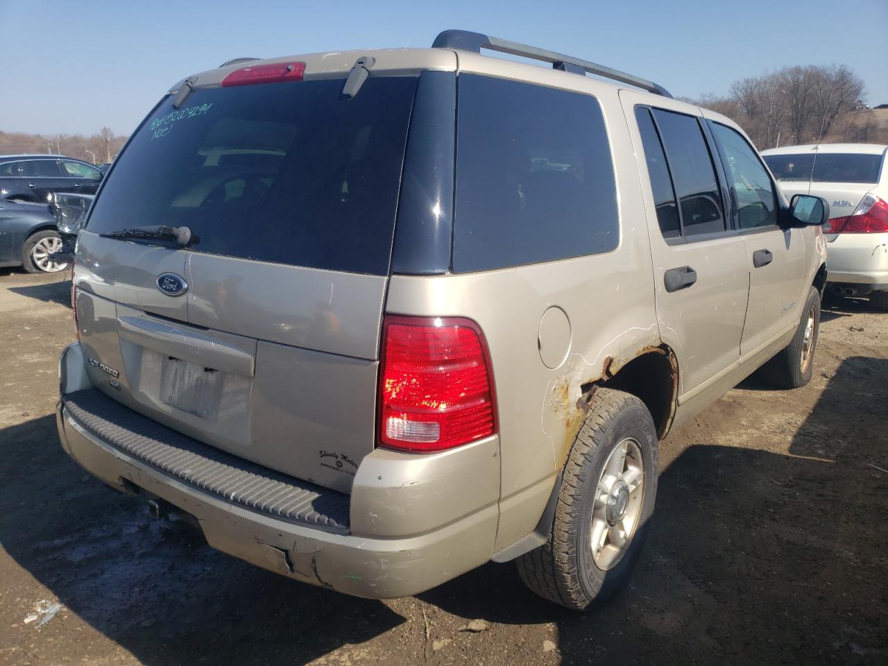 Photo 4 from auction – 2004 FORD EXPLORER X with VIN 1FMZU73E04UC11060