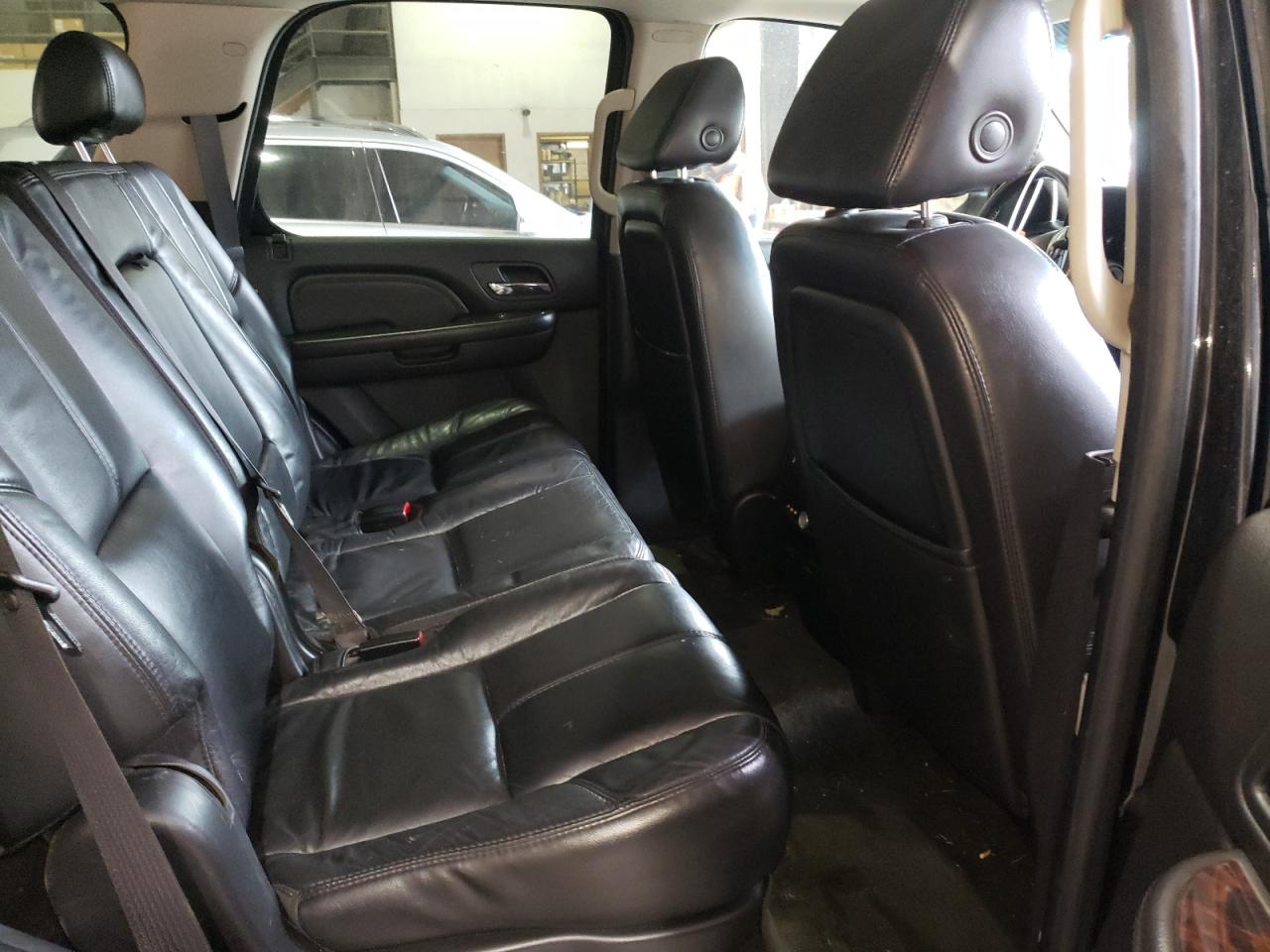 Photo 6 from auction – 2007 GMC YUKON DENA with VIN 1GKFK63887J352504