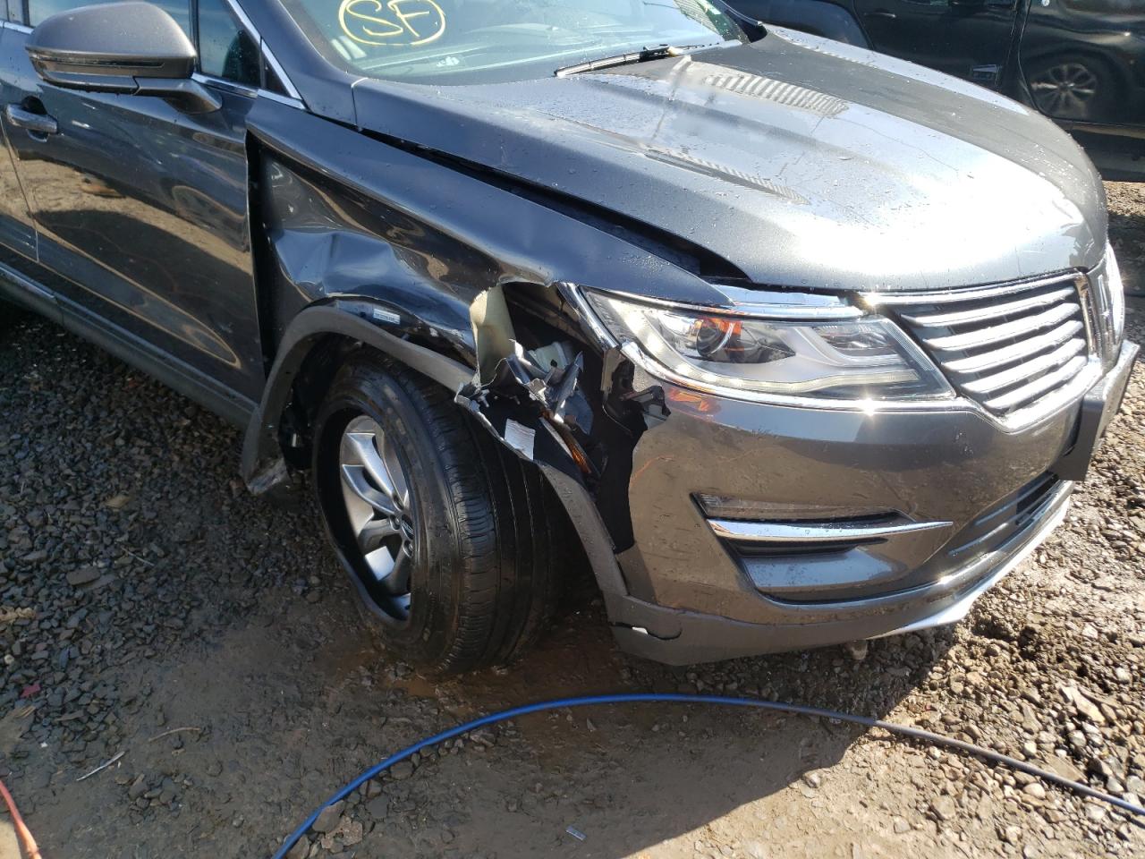 Photo 9 from auction – 2017 LINCOLN MKC SELECT with VIN 5LMCJ2D97HUL40385