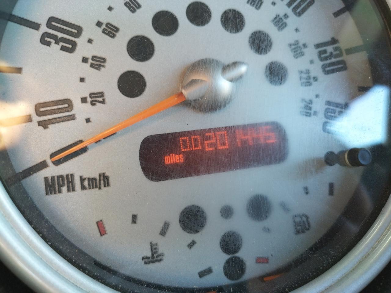 Photo 8 from auction – 2004 MINI COOPER with VIN WMWRC33424TC53663