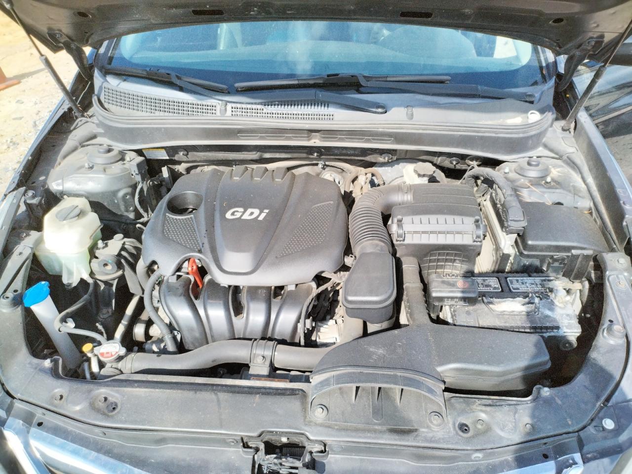 Photo 7 from auction – 2011 HYUNDAI SONATA SE with VIN 5NPEC4AC6BH152402