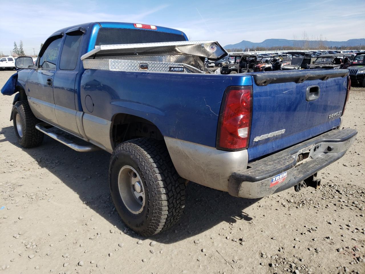Photo 3 from auction – 2003 CHEVROLET SILVERADO with VIN 2GCEK19T131270849