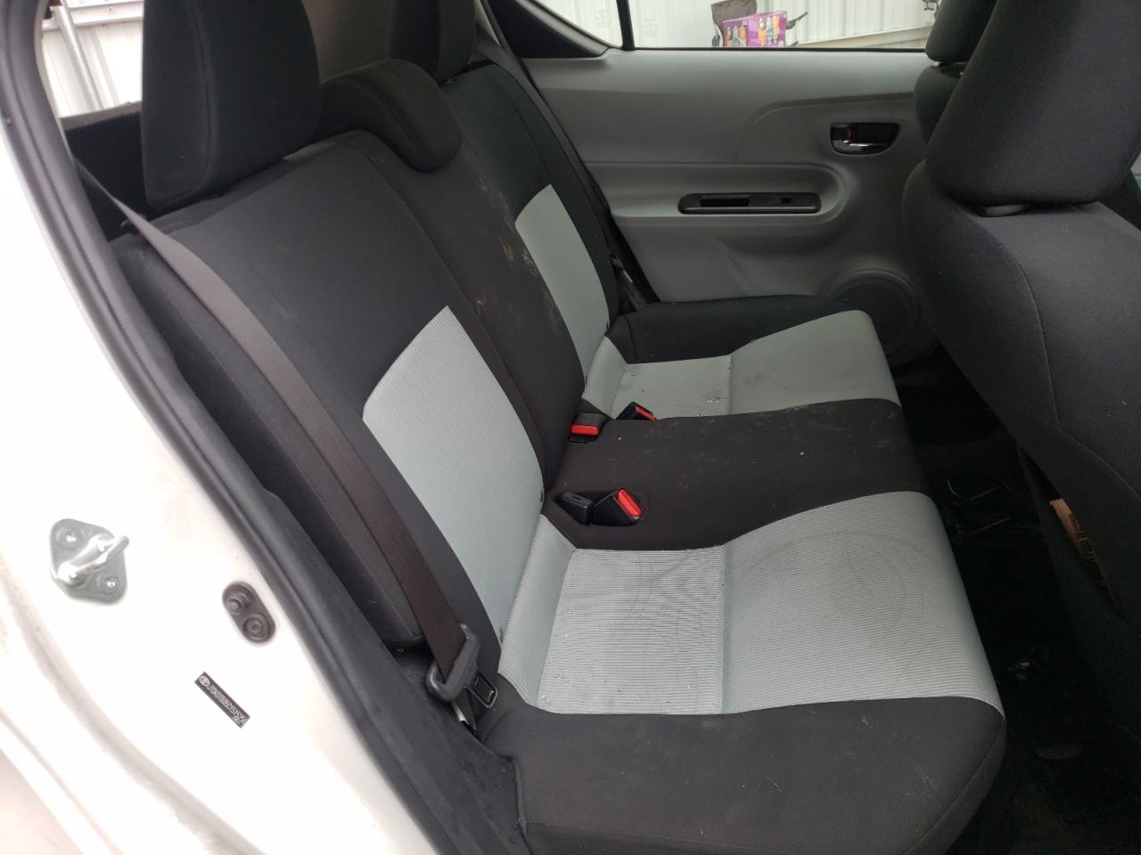 Photo 6 from auction – 2012 TOYOTA PRIUS C with VIN JTDKDTB35C1515256