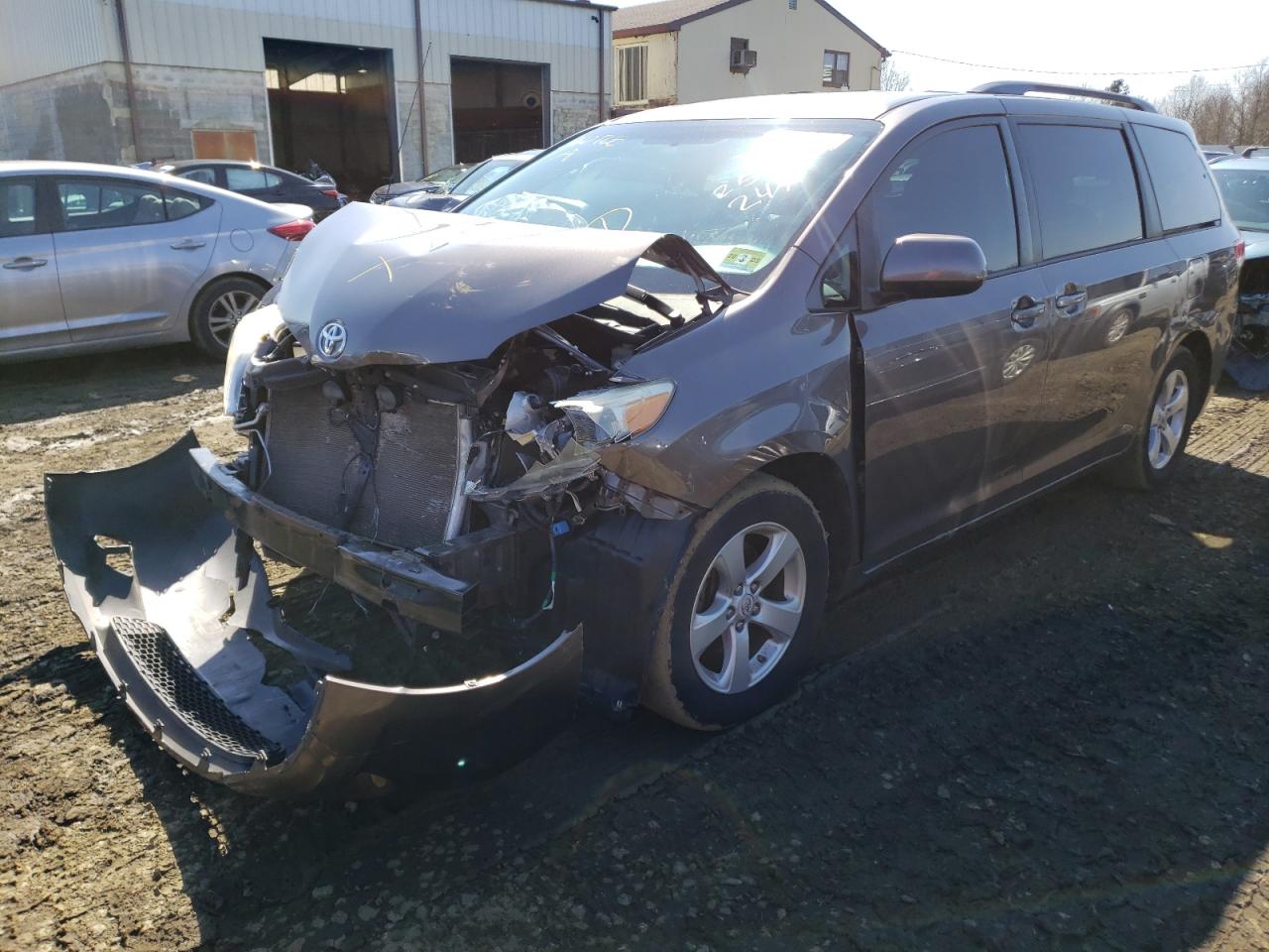 Photo 2 from auction – 2012 TOYOTA SIENNA LE with VIN 5TDKK3DC6CS251244