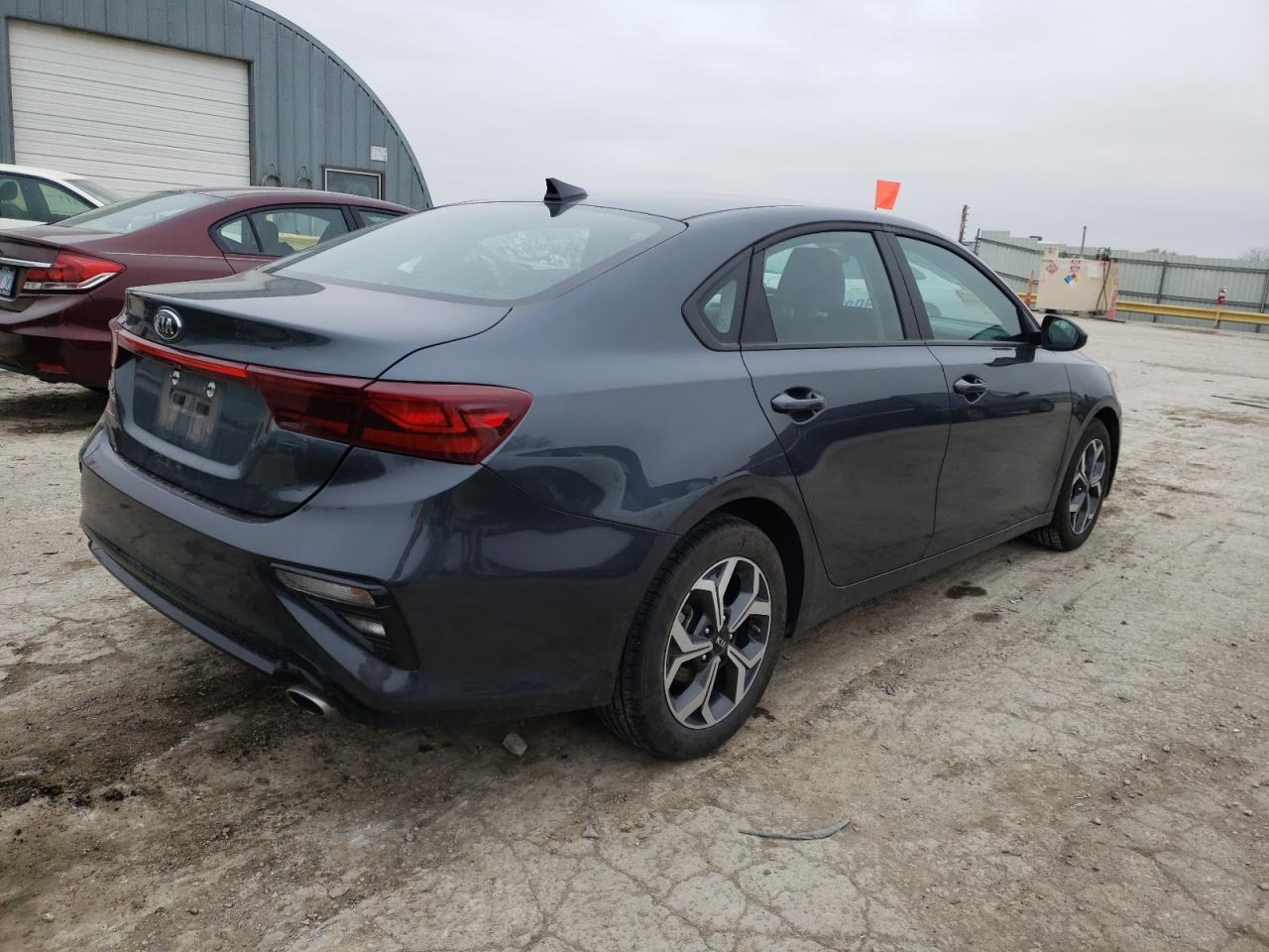 Photo 4 from auction – 2021 KIA FORTE FE with VIN 3KPF24AD5ME273977
