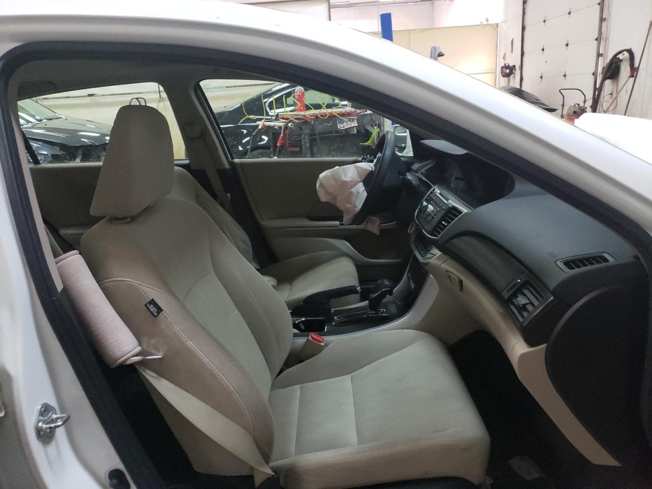 Photo 5 from auction – 2013 HONDA ACCORD EX with VIN 1HGCR2F79DA158731