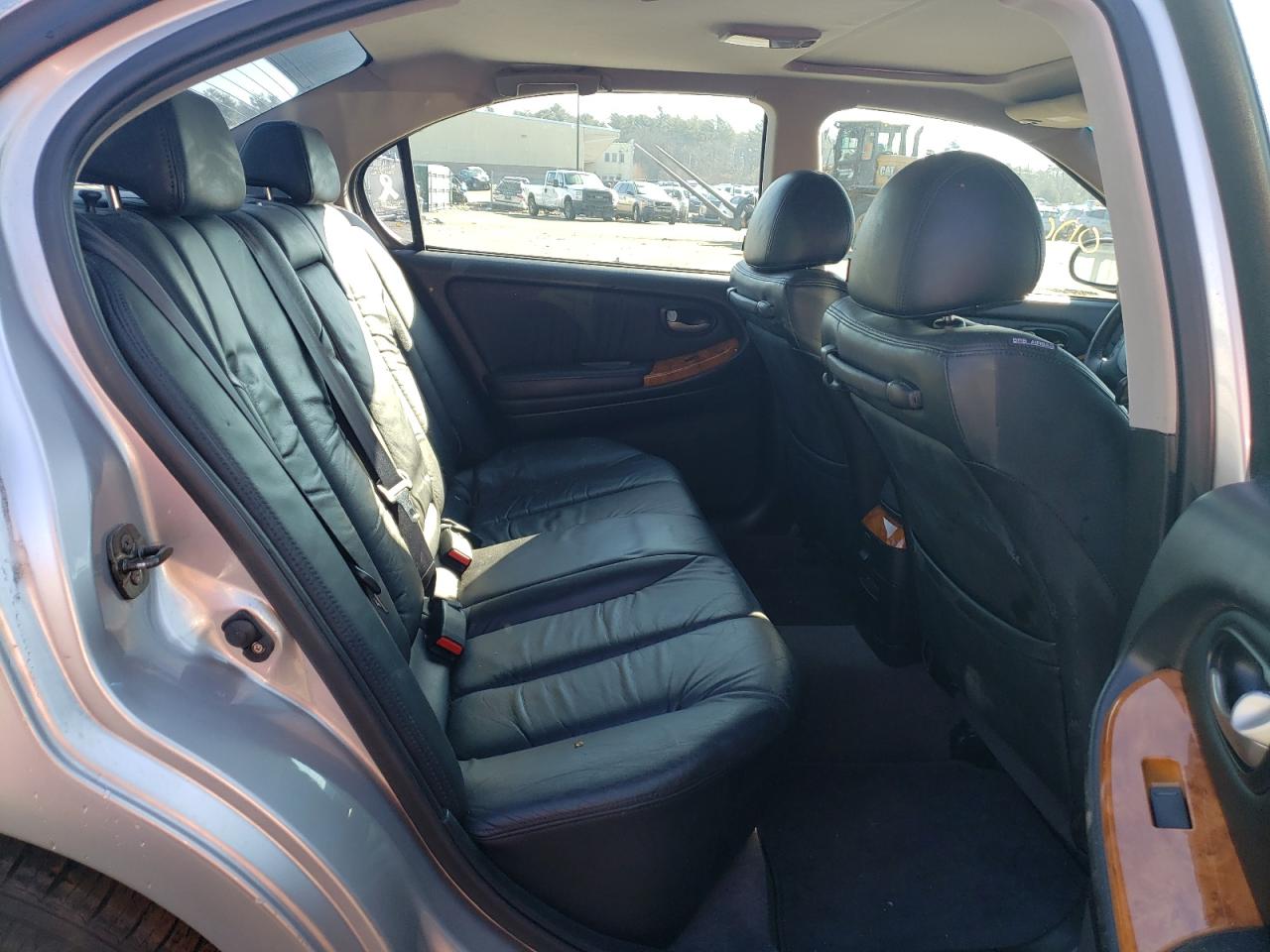 Photo 6 from auction – 2002 INFINITI I35 with VIN JNKDA31A92T008492