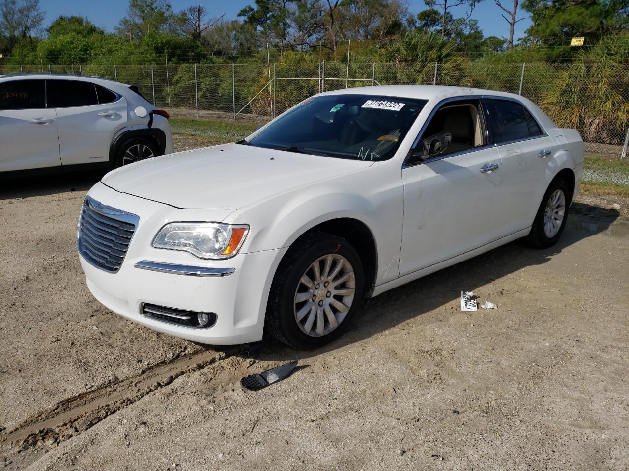 Photo 2 from auction – 2014 CHRYSLER 300C with VIN 2C3CCAEG7EH288669
