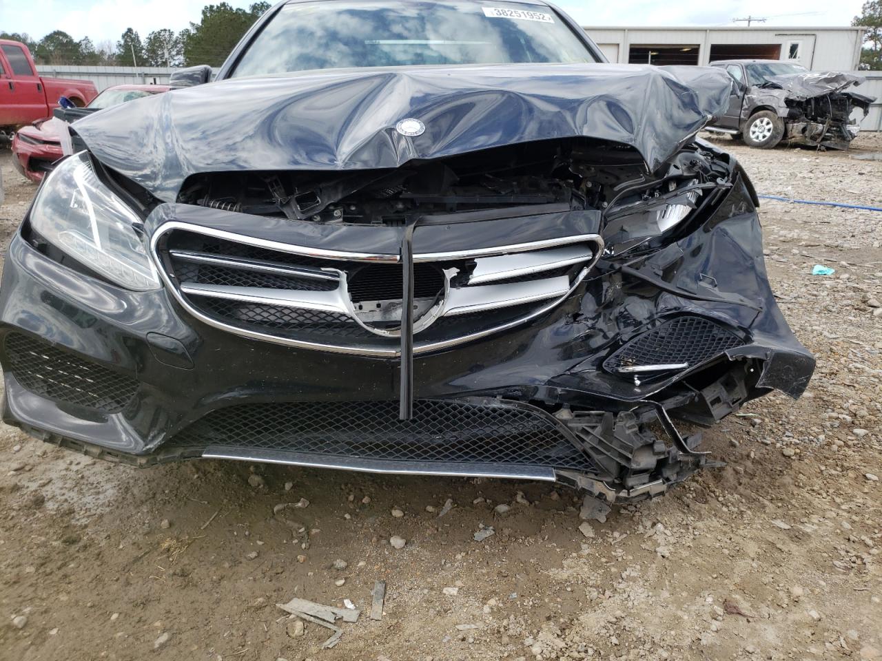 Photo 9 from auction – 2014 MERCEDES-BENZ E 350 with VIN WDDHF5KB4EA827150