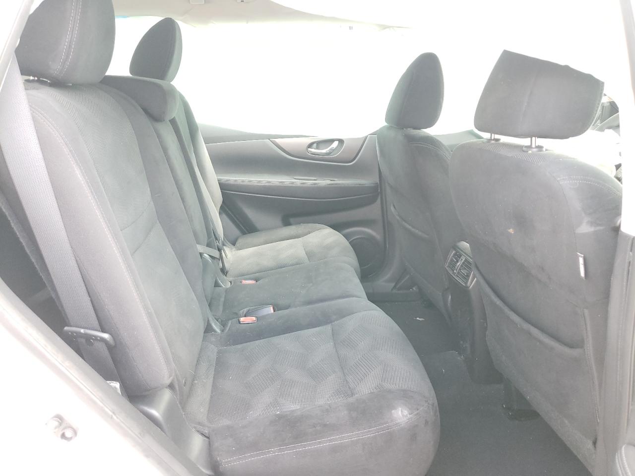 Photo 6 from auction – 2015 NISSAN ROGUE S with VIN 5N1AT2MV4FC861665