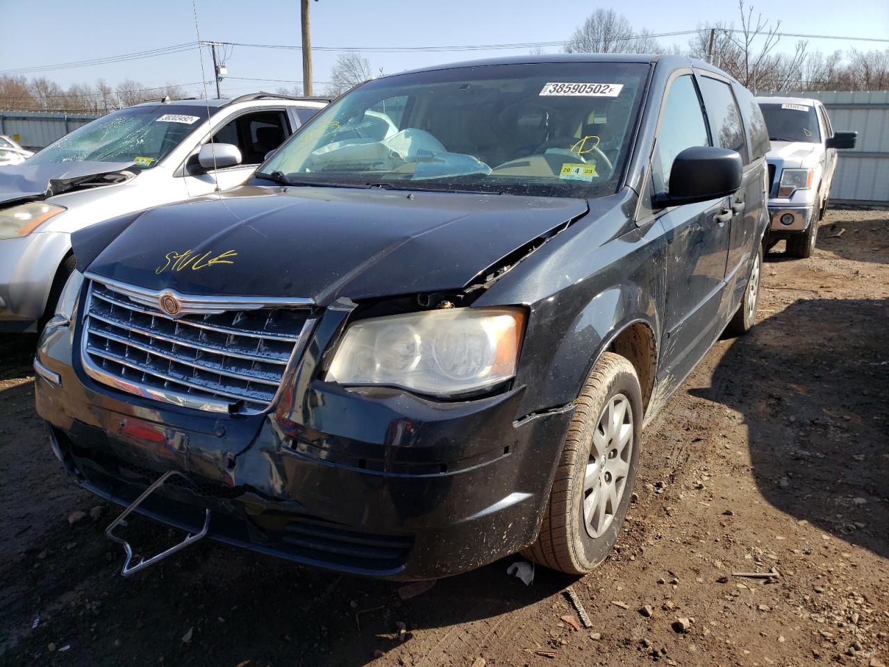Photo 2 from auction – 2008 CHRYSLER TOWN & COU with VIN 2A8HR44H08R788191
