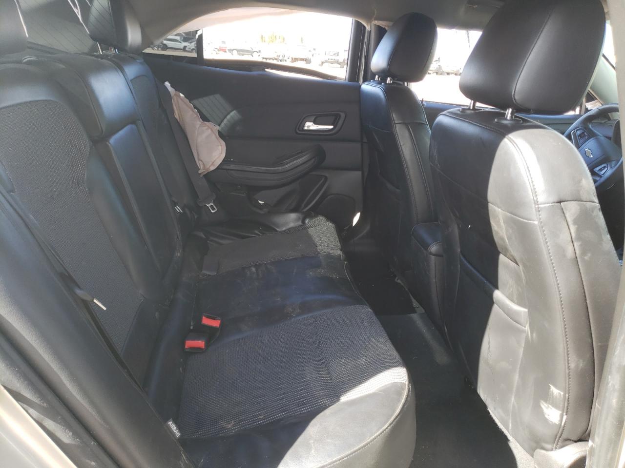 Photo 6 from auction – 2015 CHEVROLET MALIBU 1LT with VIN 1G11C5SL5FF142097