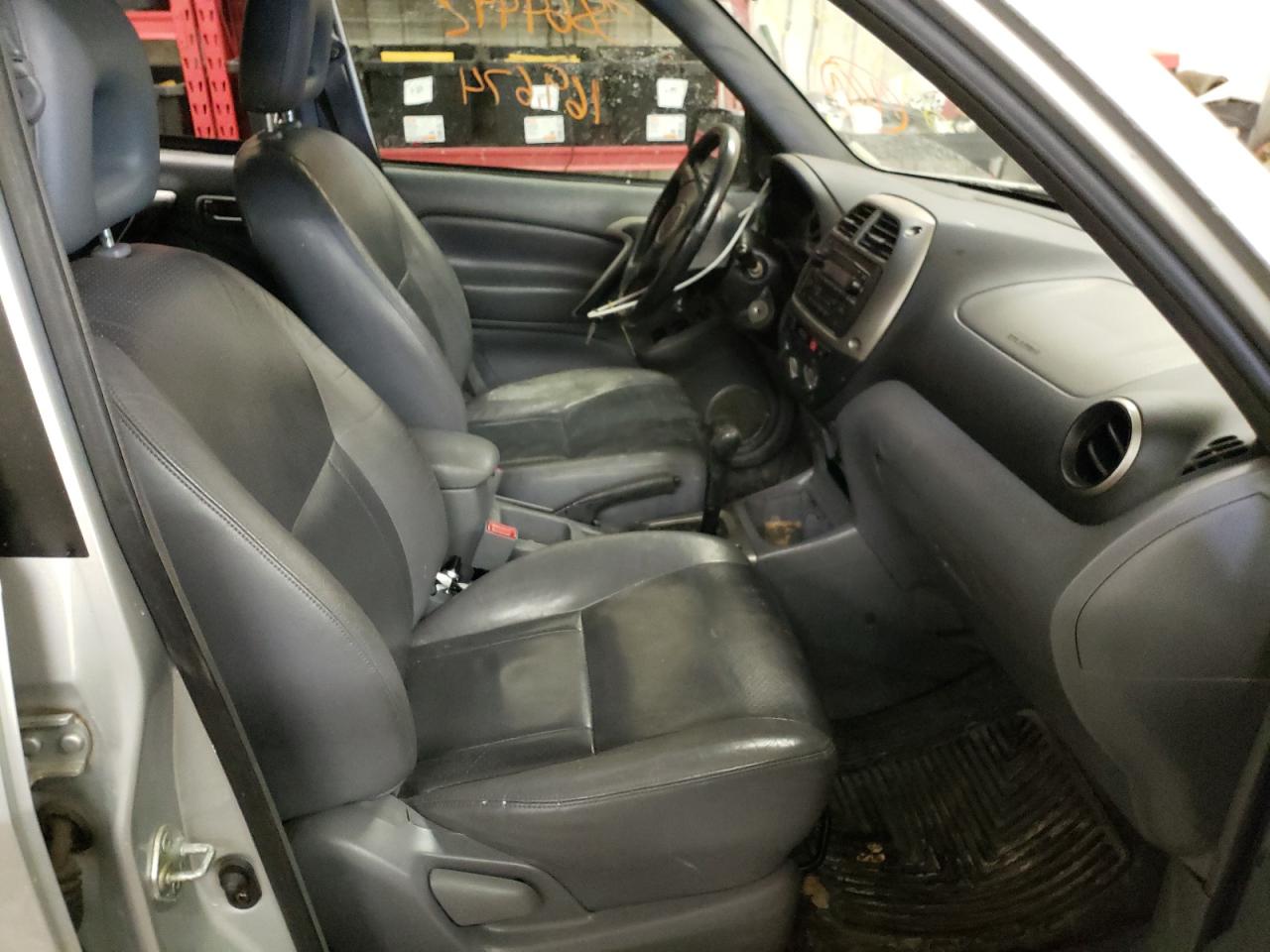 Photo 5 from auction – 2003 TOYOTA RAV4 with VIN JTEHH20V330256068