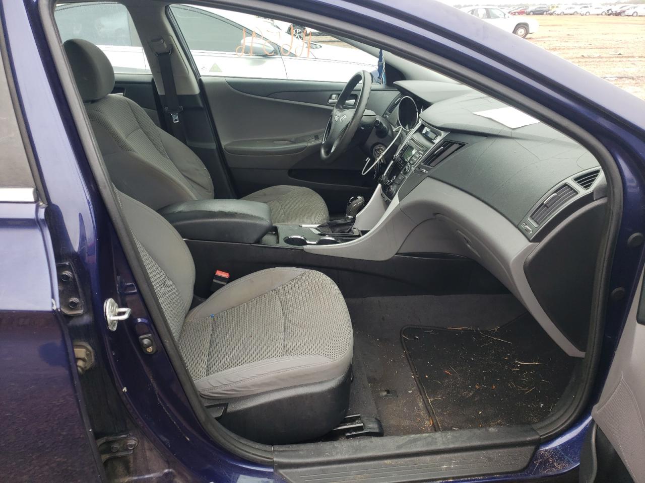 Photo 5 from auction – 2011 HYUNDAI SONATA GLS with VIN 5NPEB4AC3BH185005