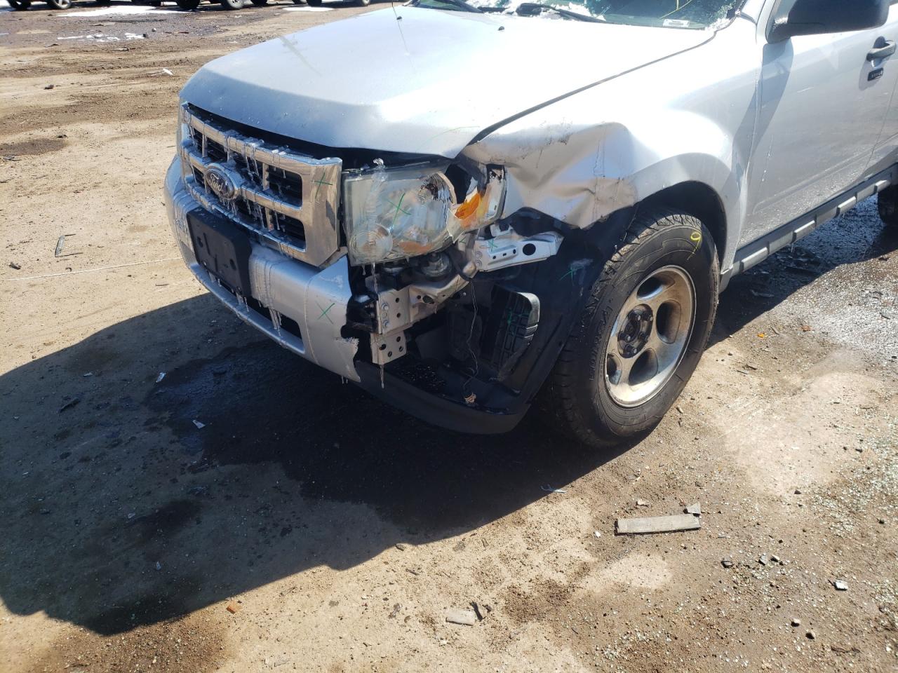 Photo 9 from auction – 2010 FORD ESCAPE XLT with VIN 1FMCU0D70AKB19144