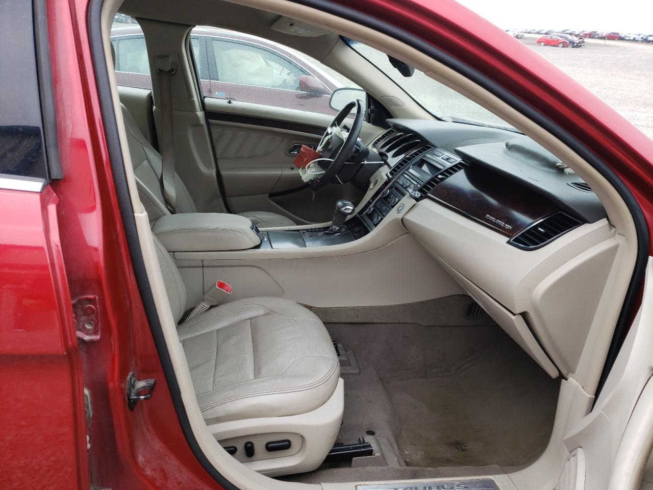 Photo 5 from auction – 2011 FORD TAURUS LIM with VIN 1FAHP2FW5BG132225