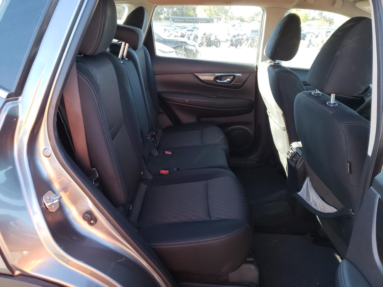 Photo 6 from auction – 2017 NISSAN ROGUE S with VIN KNMAT2MTXHP606386