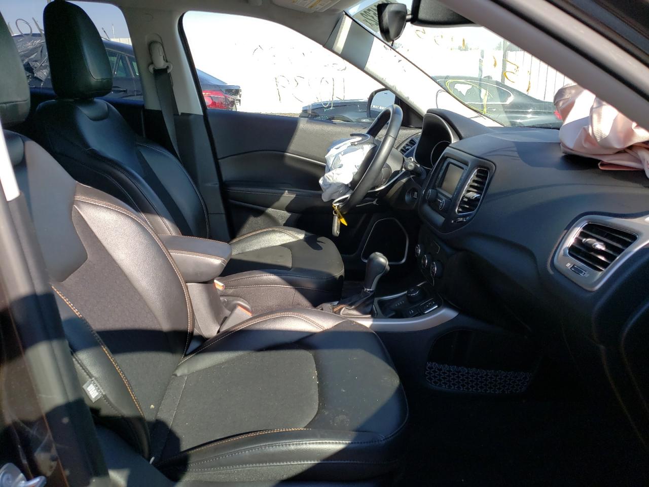 Photo 5 from auction – 2018 JEEP COMPASS LA with VIN 3C4NJDBB3JT150455