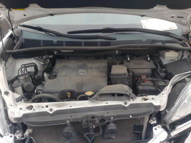 Photo 7 from auction – 2014 TOYOTA SIENNA XLE with VIN 5TDYK3DC2ES467699